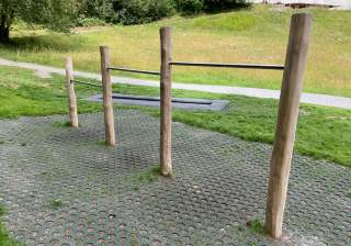 Reck der Firma Rudolf Spielplatz, Spielplatzbauer, Spielplatzhersteller, Spielplatzgeräte, Schweiz