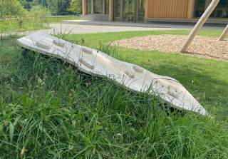 Hangrampe der Firma Rudolf Spielplatz, Spielplatzbauer, Spielplatzhersteller, Spielplatzgeräte, Schweiz