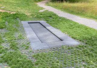 Trampolin der Firma Rudolf Spielplatz, Spielplatzbauer, Spielplatzhersteller, Spielplatzgeräte, Schweiz