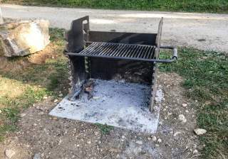 Grill der Firma Rudolf Spielplatz, Spielplatzbauer, Spielplatzhersteller, Spielplatzgeräte, Schweiz