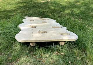 Hangrampe der Firma Rudolf Spielplatz, Spielplatzbauer, Spielplatzhersteller, Spielplatzgeräte, Schweiz