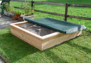 Sandkasten der Firma Rudolf Spielplatz, Spielplatzbauer, Spielplatzhersteller, Spielplatzgeräte, Schweiz