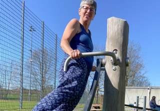 Hüft Trainer der Firma Rudolf Spielplatz, Spielplatzbauer, Spielplatzhersteller, Spielplatzgeräte, Schweiz