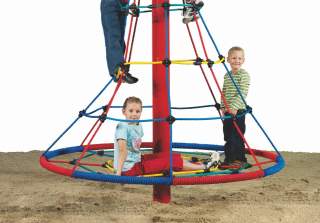 Drehkletterbaum der Firma Rudolf Spielplatz, Spielplatzbauer, Spielplatzhersteller, Spielplatzgeräte, Schweiz