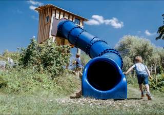 Rutschbahn der Firma Rudolf Spielplatz, Spielplatzbauer, Spielplatzhersteller, Spielplatzgeräte, Schweiz