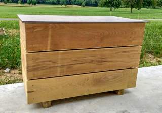 Spielgerätekiste der Firma Rudolf Spielplatz, Spielplatzbauer, Spielplatzhersteller, Spielplatzgeräte, Schweiz