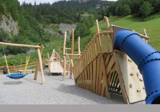 Spielschiff der Firma Rudolf Spielplatz, Spielplatzbauer, Spielplatzhersteller, Spielplatzgeräte, Schweiz