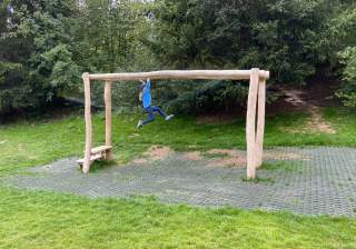 Hangelanlage der Firma Rudolf Spielplatz, Spielplatzbauer, Spielplatzhersteller, Spielplatzgeräte, Schweiz
