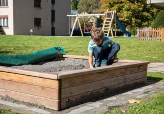 Sandkasten der Firma Rudolf Spielplatz, Spielplatzbauer, Spielplatzhersteller, Spielplatzgeräte, Schweiz