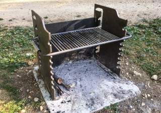 Grill der Firma Rudolf Spielplatz, Spielplatzbauer, Spielplatzhersteller, Spielplatzgeräte, Schweiz