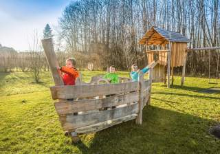 Spielschiff der Firma Rudolf Spielplatz, Spielplatzbauer, Spielplatzhersteller, Spielplatzgeräte, Schweiz